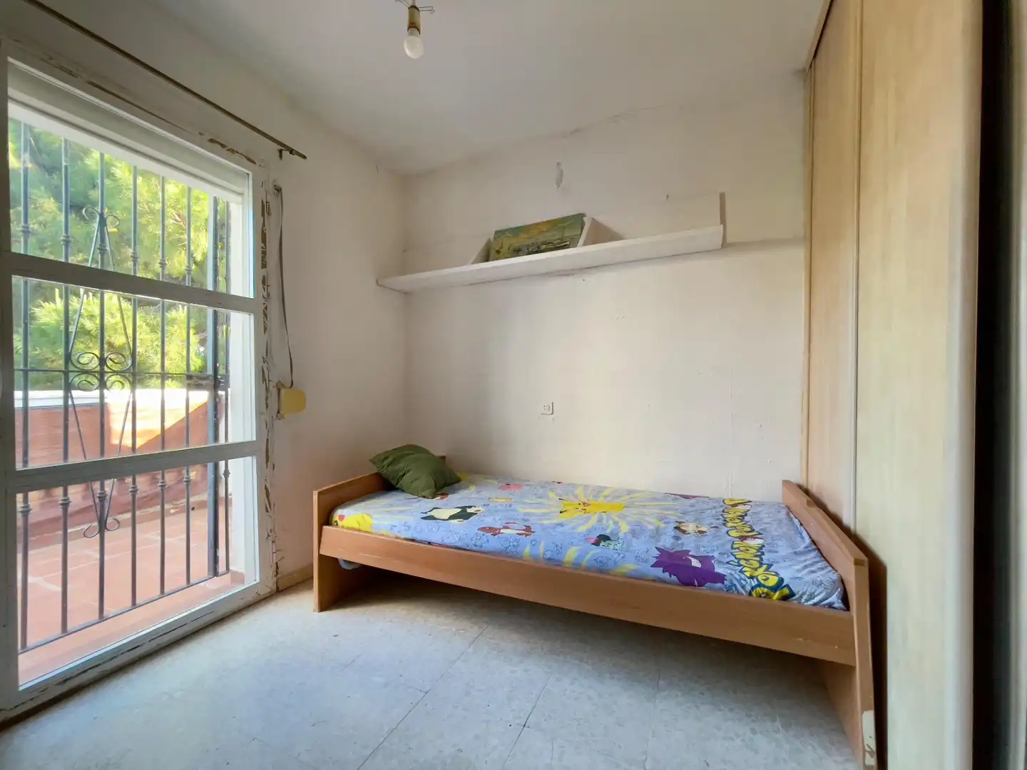 Dormitori de Casa adosada en venda en Chiclana de la Frontera amb Aire condicionat, Jardí privat i Terrassa