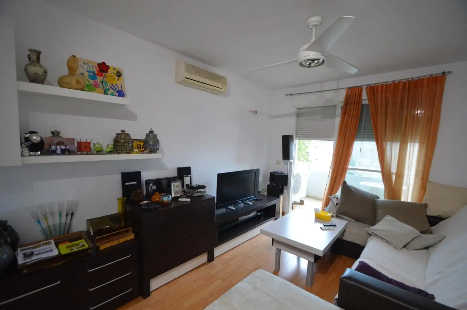Sala de estar de Dúplex en venta en Benicarló con Aire acondicionado, Calefacción y Terraza