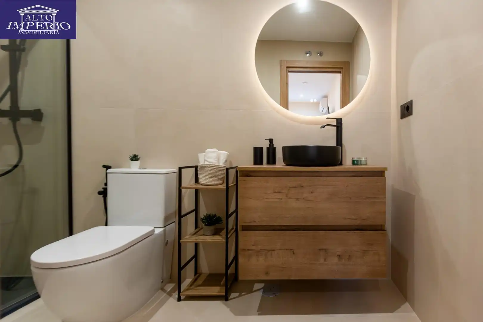 Baño de Apartamento en venta en Granada con Aire acondicionado y Calefacción