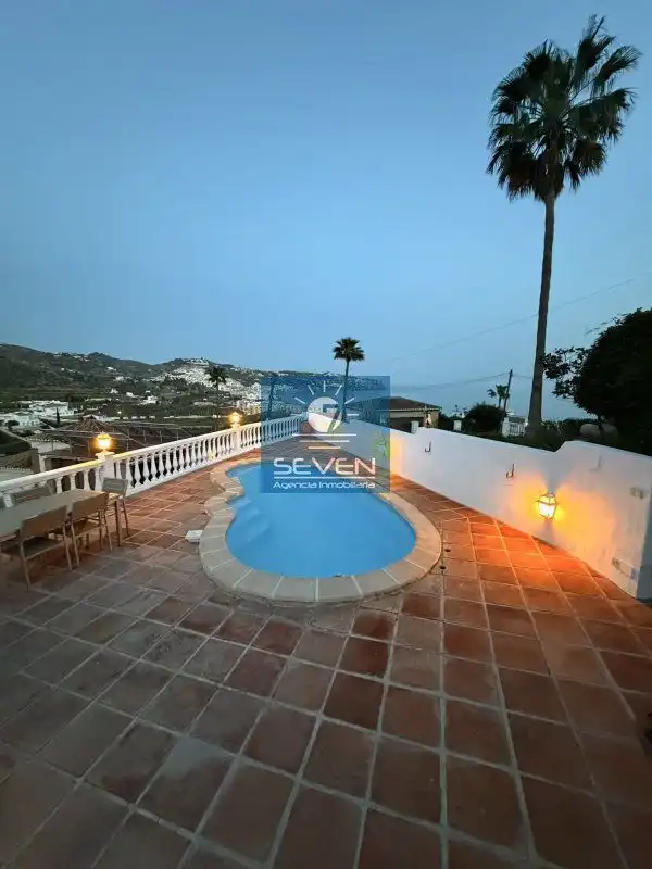 Piscina de Casa o chalet en venta en Almuñécar con Aire acondicionado, Calefacción y Jardín privado