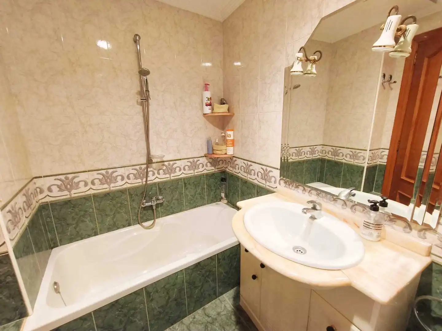 Bathroom of Flat for sale in Sueca  with Air Conditioner, Storage room and Furnished