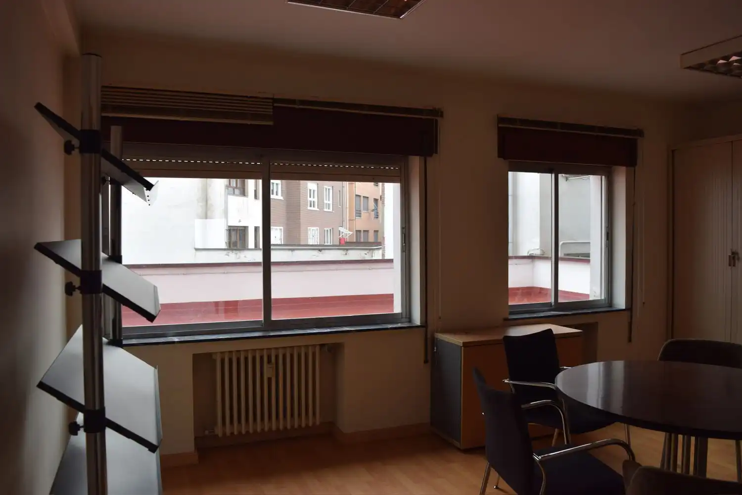 Oficina de alquiler en Oviedo  con Calefacción