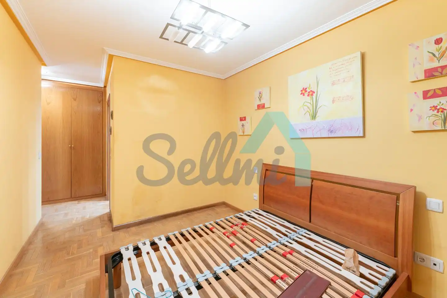 Habitación de Piso en venta en Oviedo  con Calefacción, Parquet y Trastero