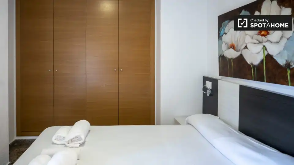 Bedroom of Flat for rent in Valencia  with Air Conditioner, Heating and Furnished