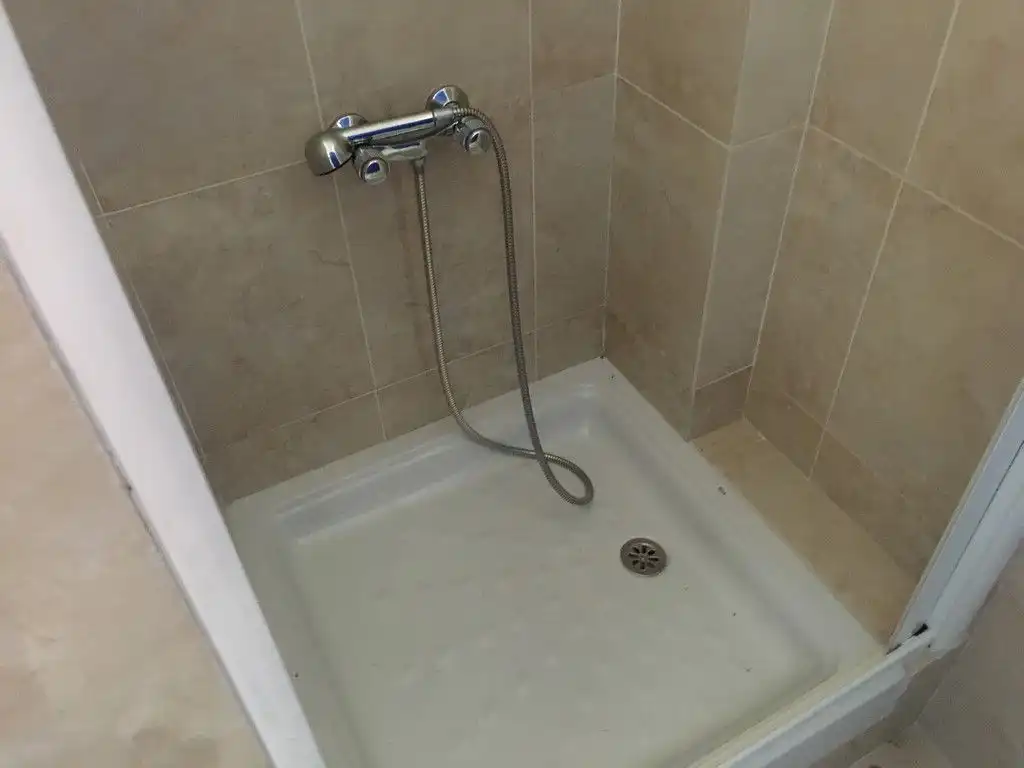 Bathroom of Commercial properties for rent in Narón