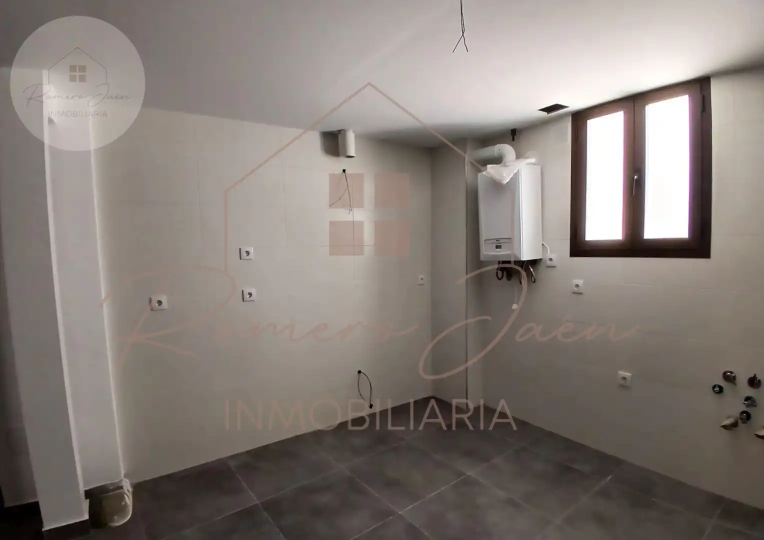 Cuina de Casa o xalet en venda en Jaén amb Calefacció