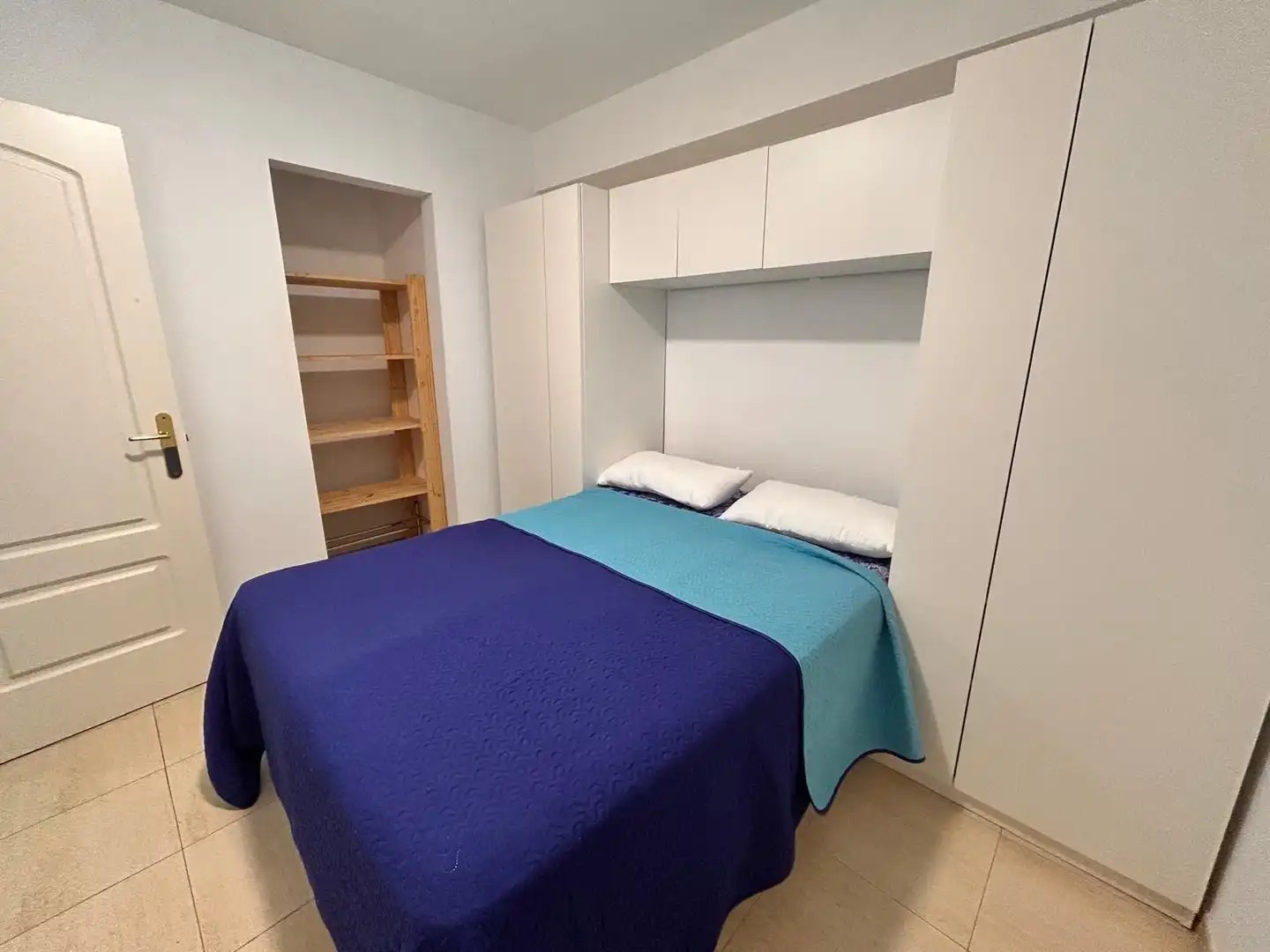 Habitación de Piso de alquiler en El Rosario con Terraza y Amueblado