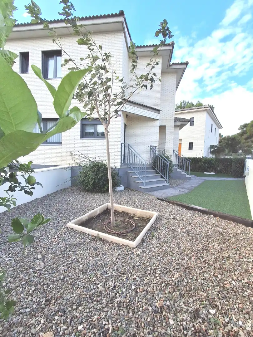 Exterior view of Detached homes for sale in Mont-roig del Camp  with Air Conditioner, Private garden and Terrace
