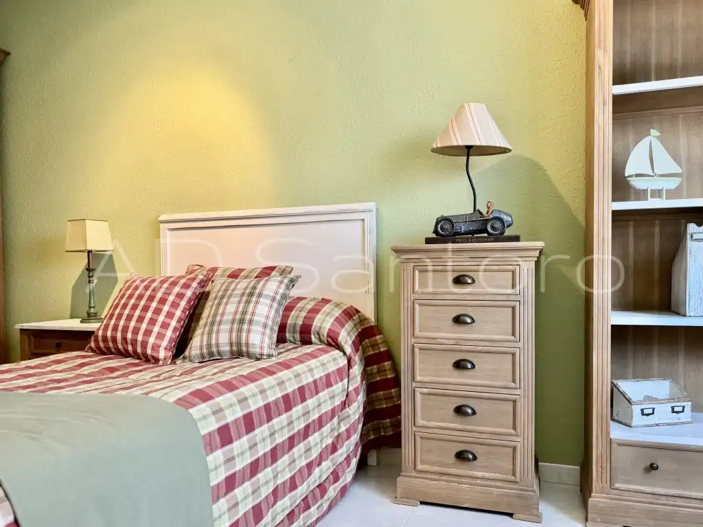 Habitación de Casa adosada en venta en Vilanova i la Geltrú