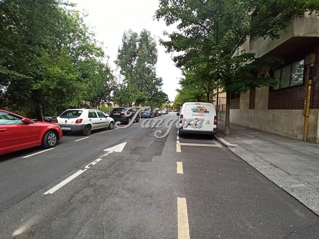 Außenansicht von Garage zur Miete in Getxo 