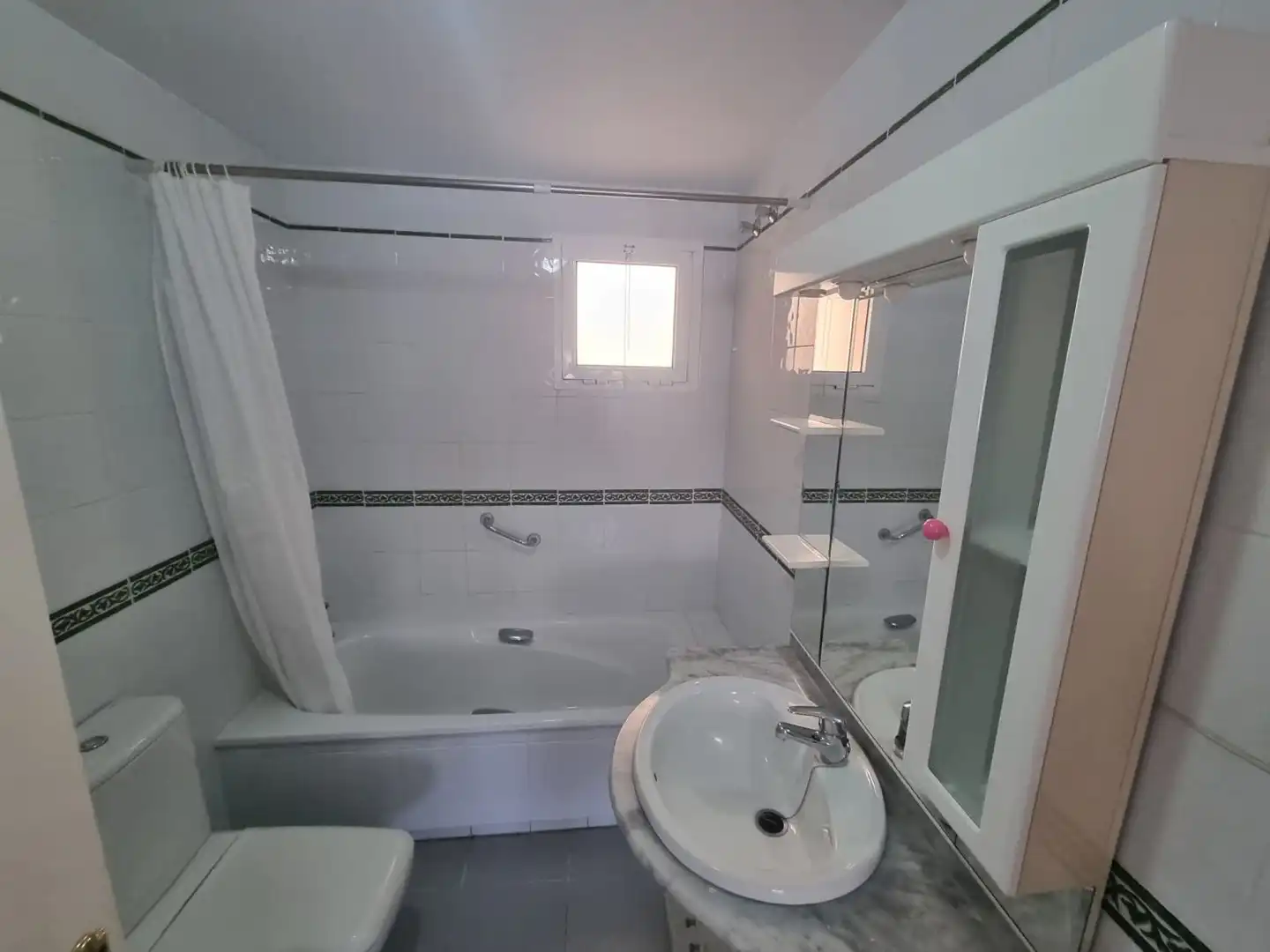 Baño de Piso en venta en Torremolinos con Aire acondicionado y Terraza