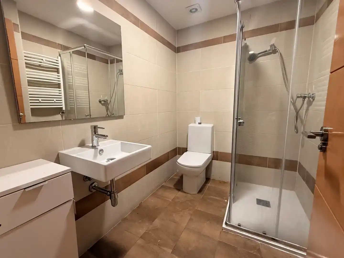 Badezimmer von Wohnung zum Verkauf in Móstoles mit Klimaanlage und Balkon