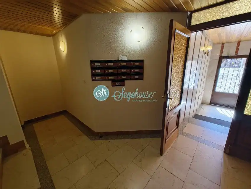 Piso en venta en Segovia con Calefacción, Parquet y Terraza