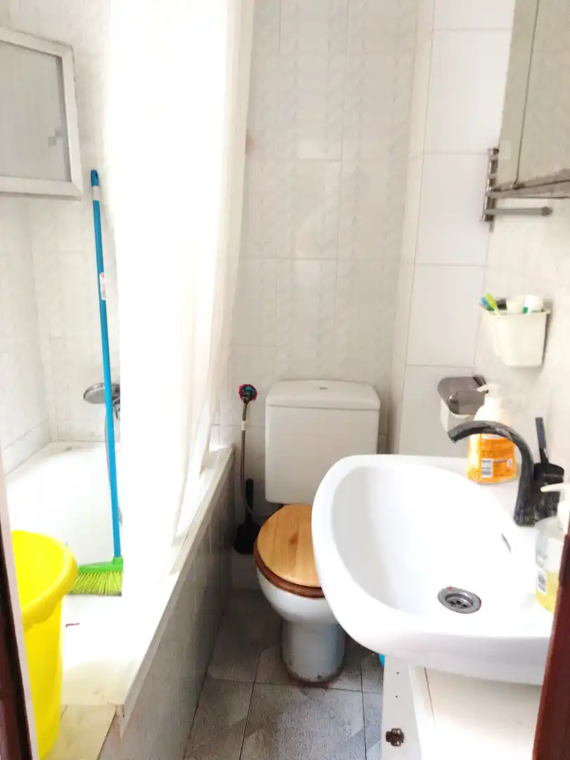 Badezimmer von Wohnung zum Verkauf in L'Hospitalet de Llobregat mit Klimaanlage und Heizung