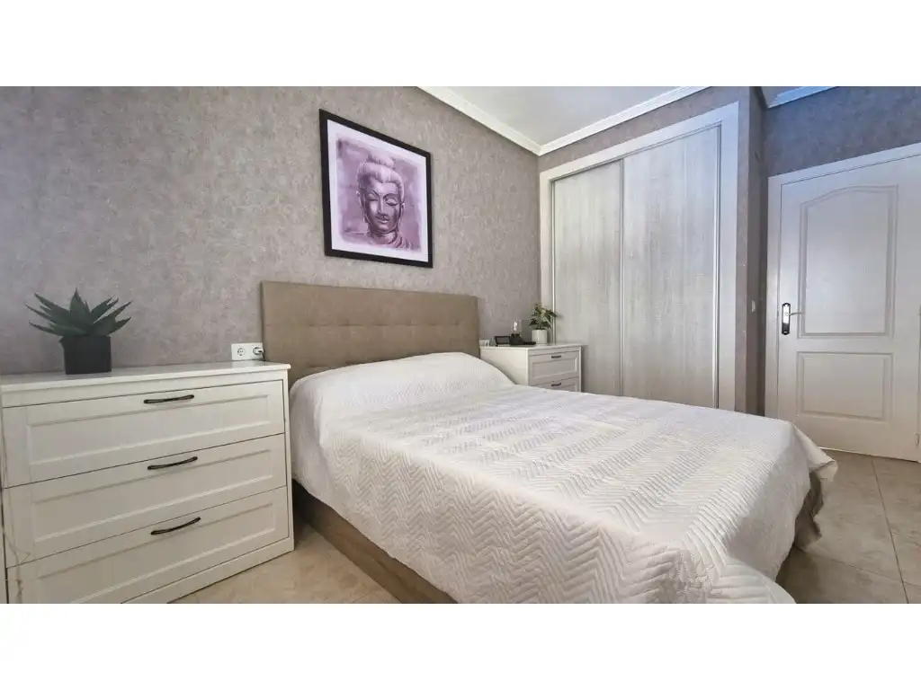 Dormitori de Casa adosada en venda en Orihuela amb Aire condicionat, Jardí privat i Piscina