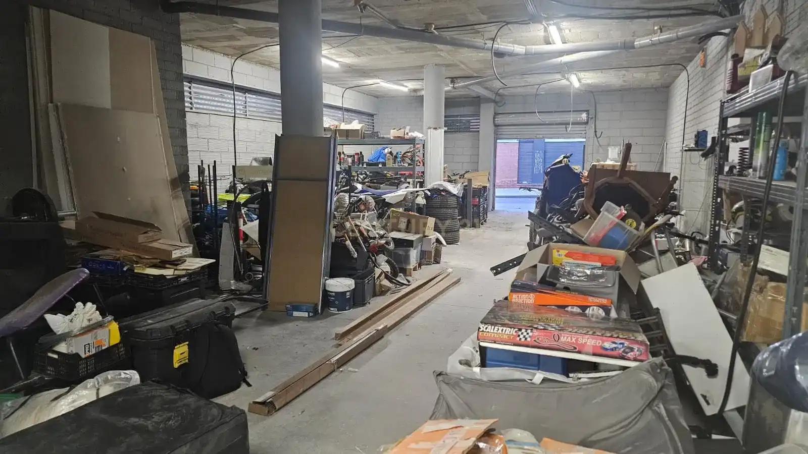 Local comercial en venda a Carrer de Can Murtra, 46, La Florida, Spain