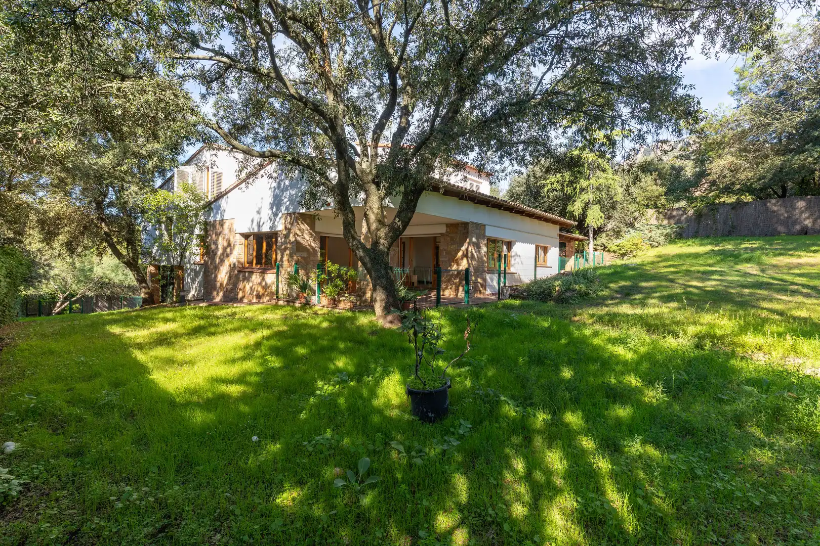 Vista exterior de Casa o xalet en venda en Matadepera amb Calefacció, Jardí privat i Traster
