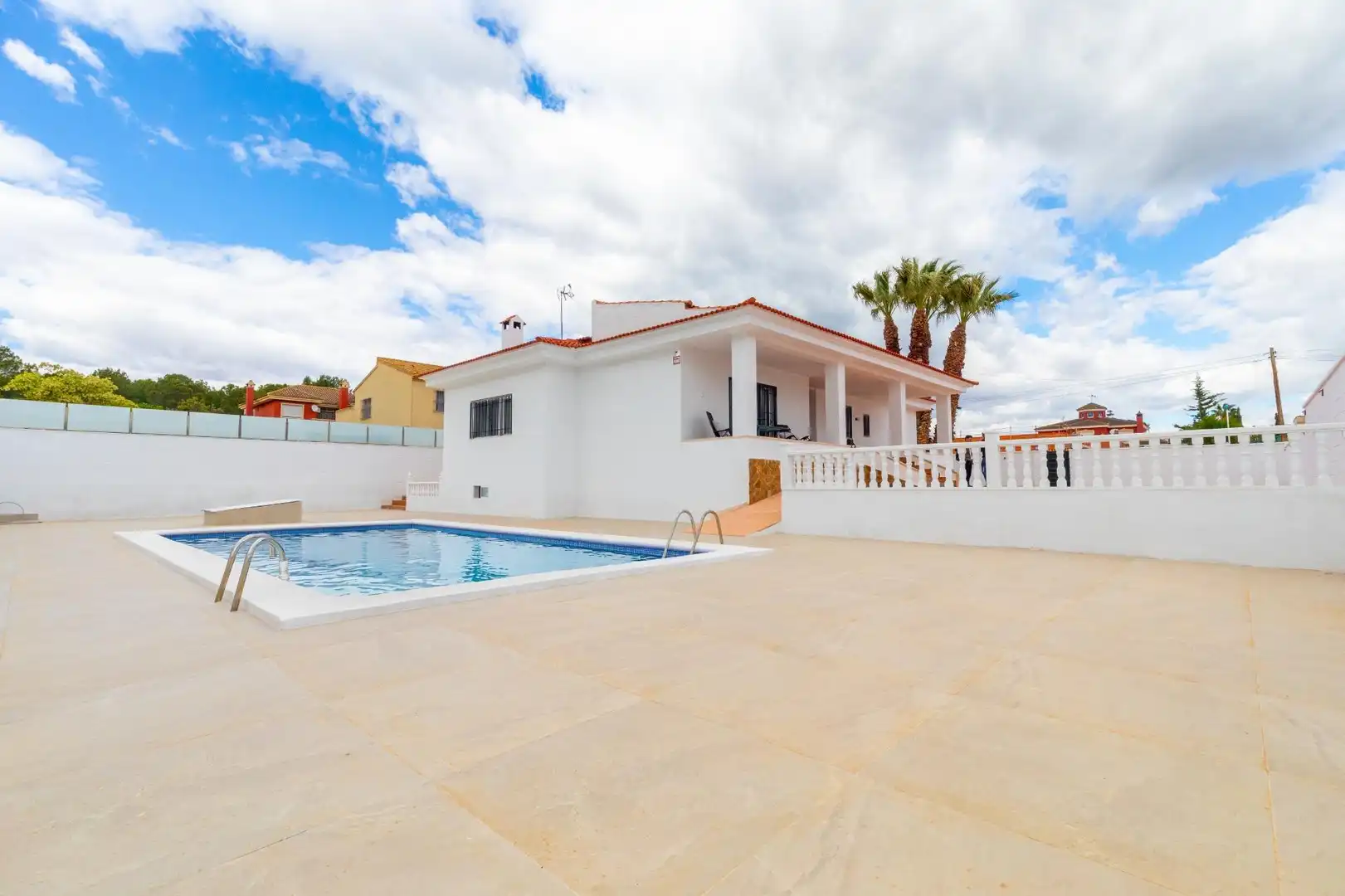Chalet con piscina en venta en Cieza