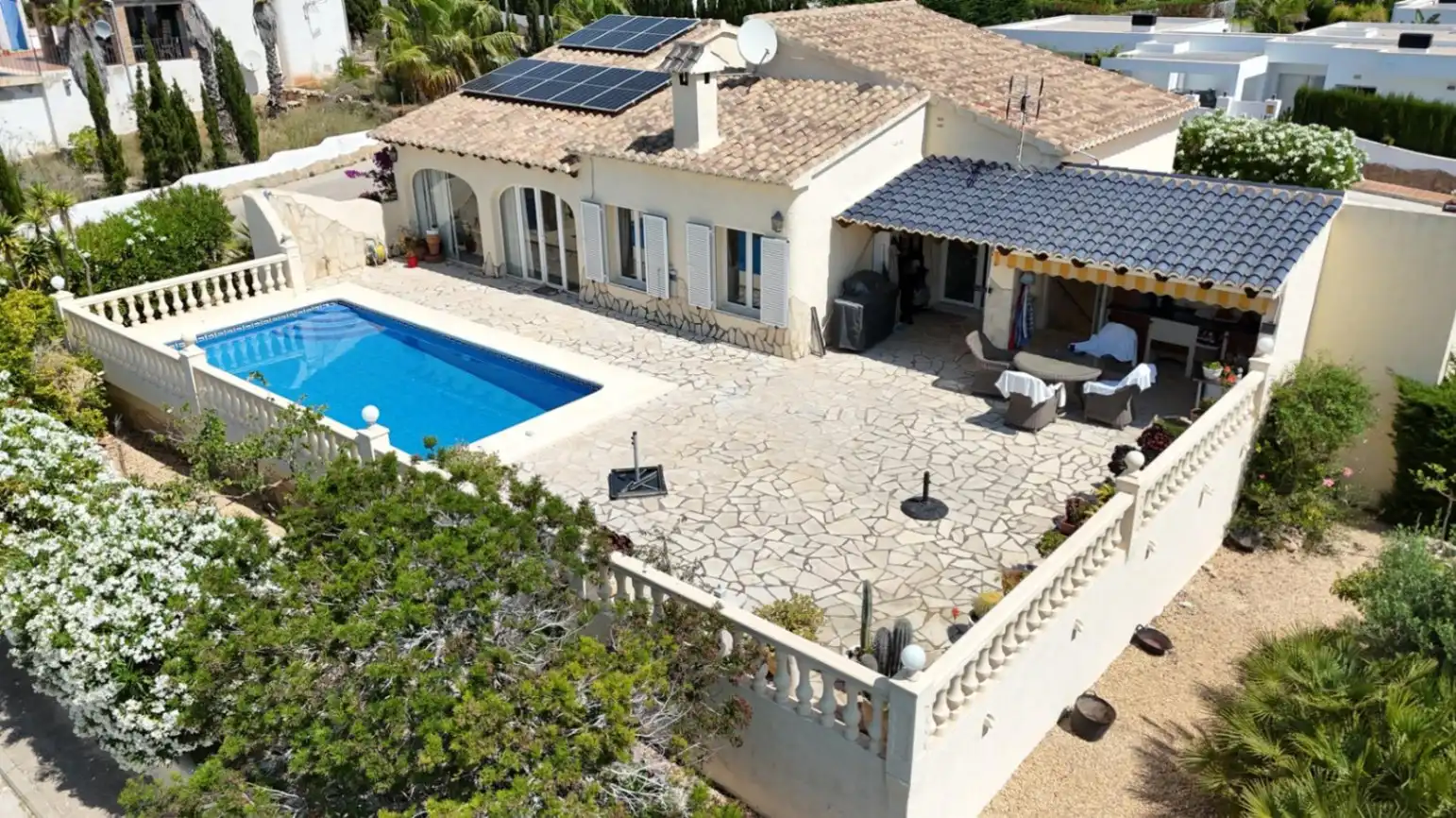 Vista exterior de Casa o chalet en venta en Benitachell / El Poble Nou de Benitatxell con Aire acondicionado, Calefacción y Jardín privado