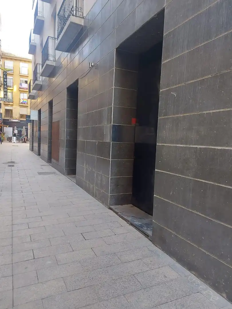 Außenansicht von Geschaftsraum zur Miete in Murcia mit Klimaanlage
