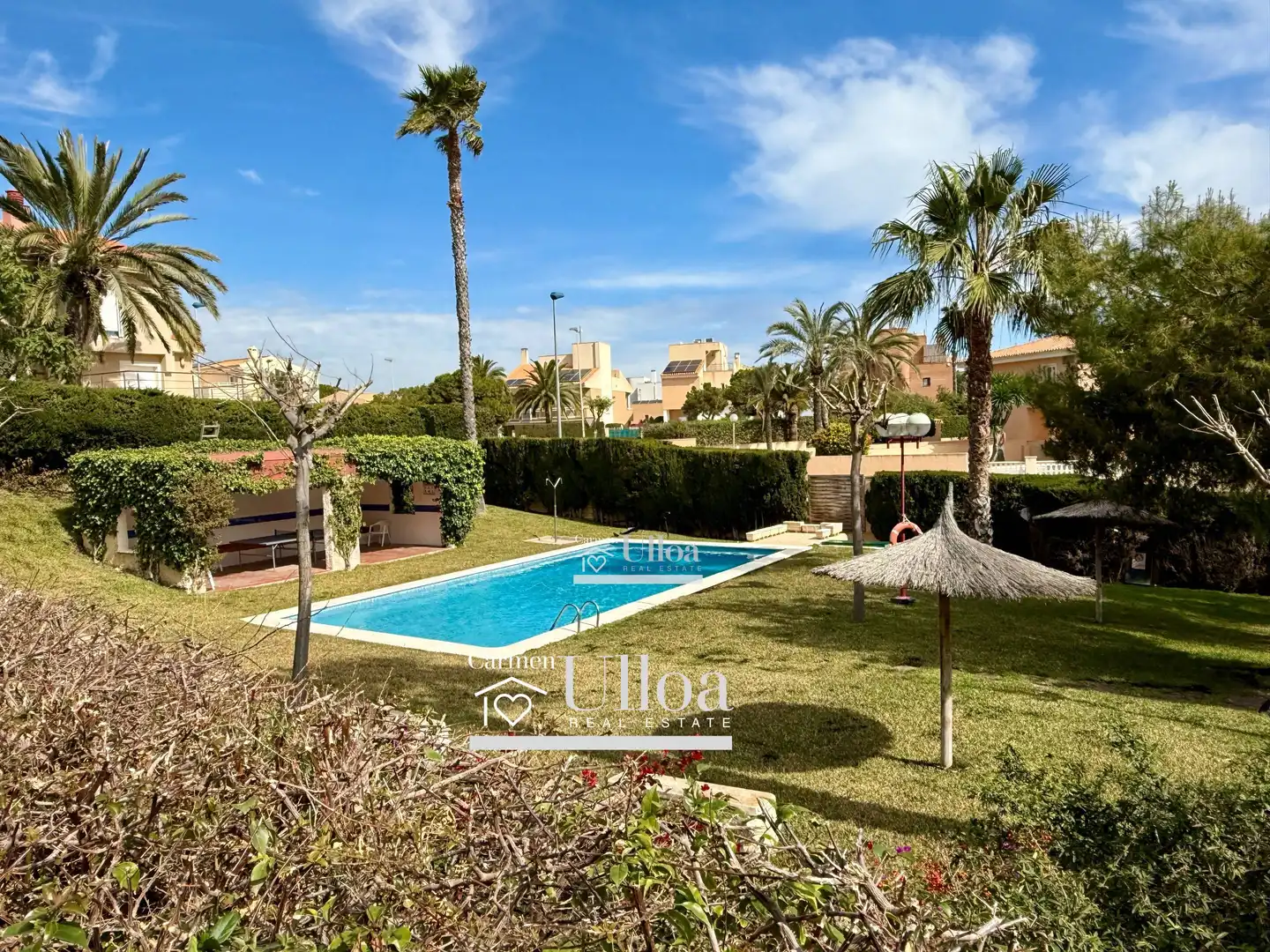 Vista exterior de Casa o xalet en venda en Alicante / Alacant amb Aire condicionat, Calefacció i Jardí privat