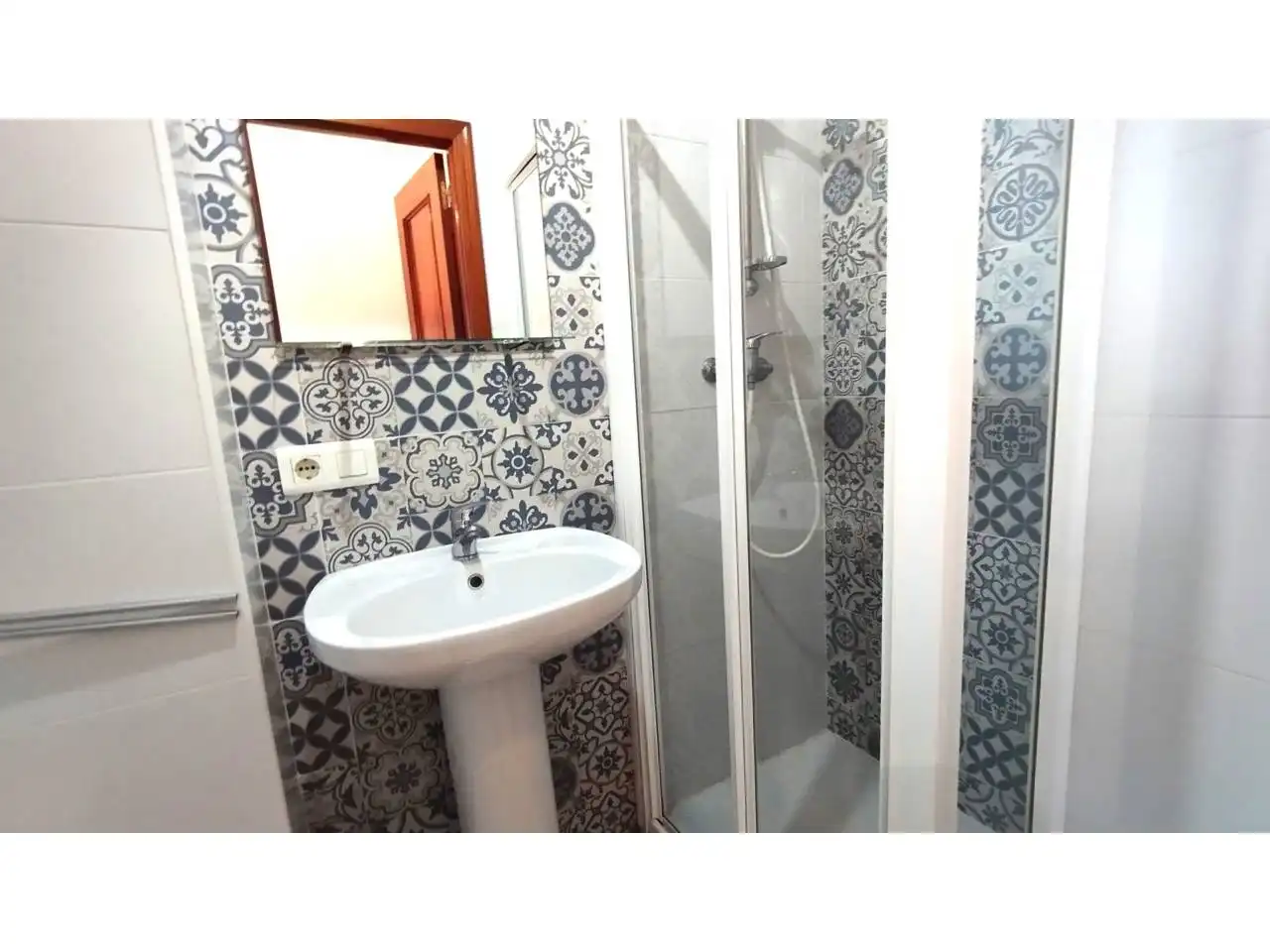 Badezimmer von Wohnung zum Verkauf in Huelva mit Klimaanlage, Heizung und Abstellraum