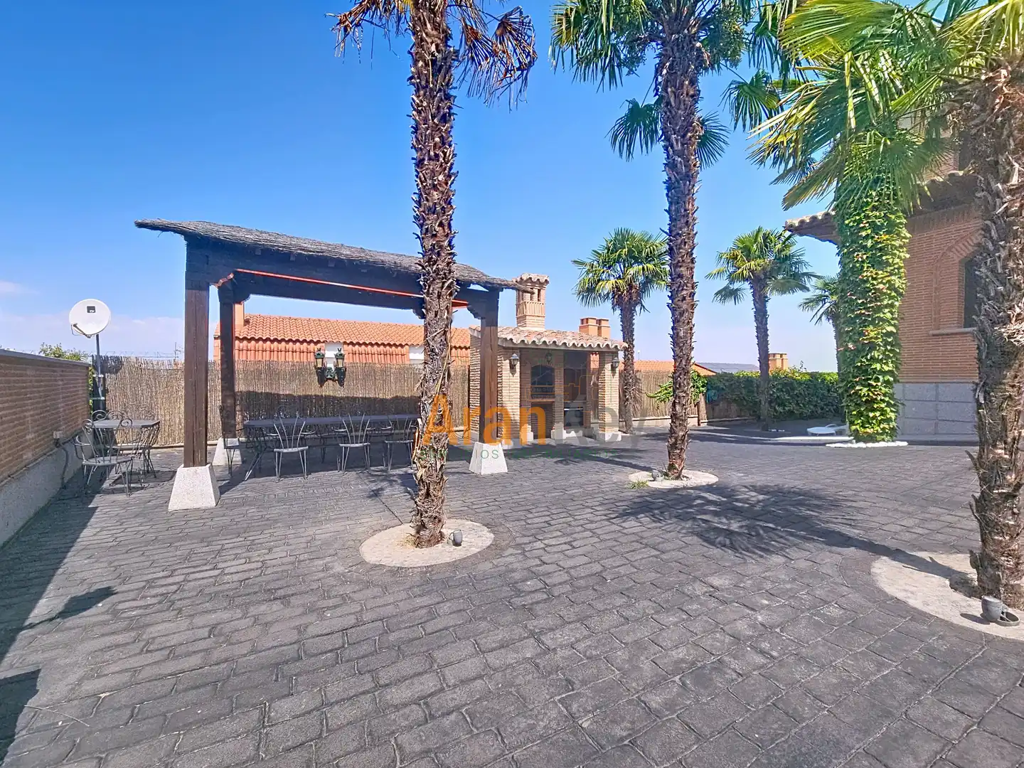 Exterior view of Houses for sale in Aranjuez  with Air Conditioner, Heating and Private garden