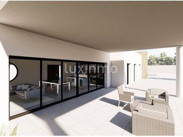 Villa avec balcon à vendre à El Pinós / Pinoso