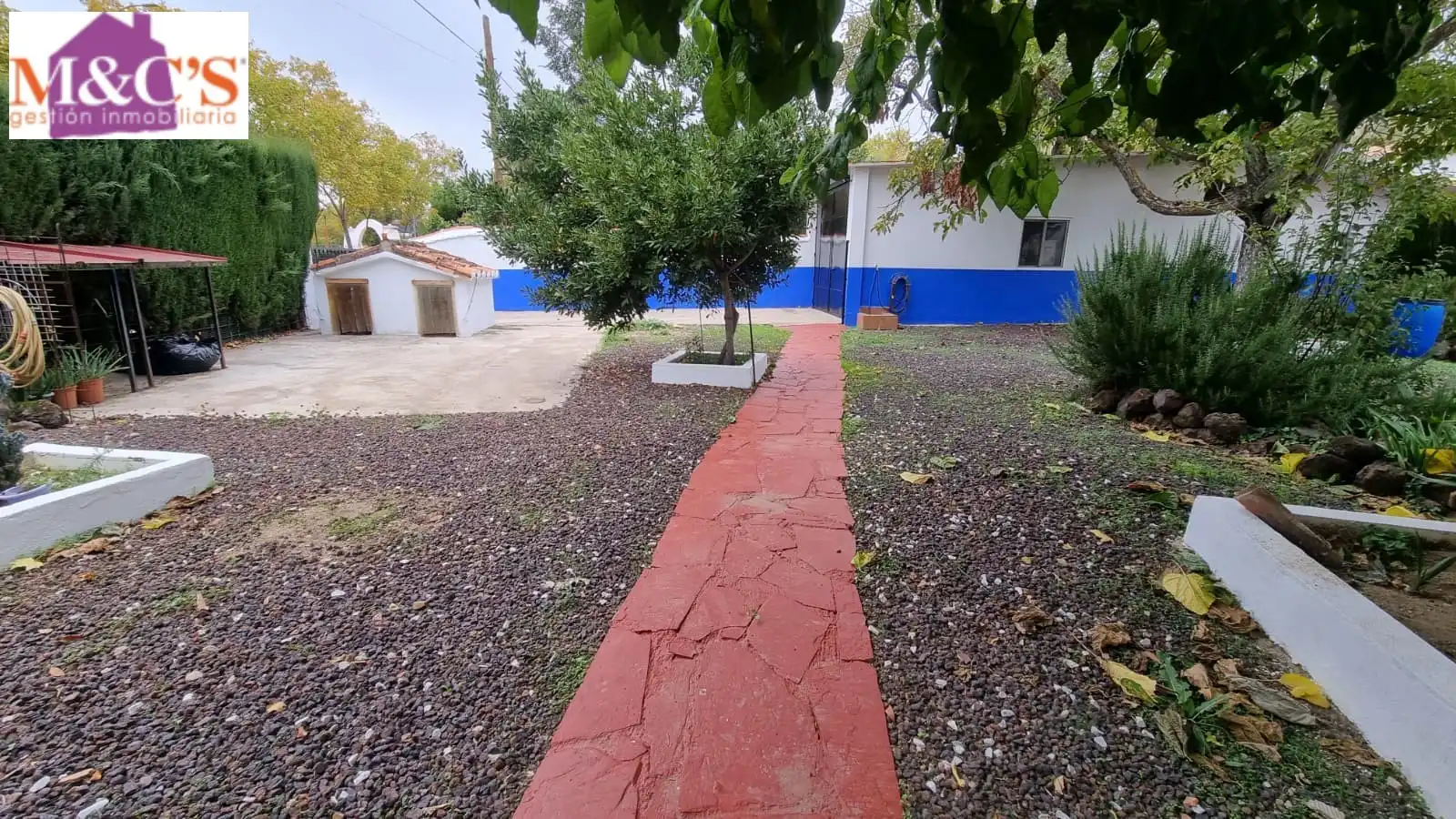 Vista exterior de Casa o xalet en venda en Puertollano amb Aire condicionat, Calefacció i Jardí privat