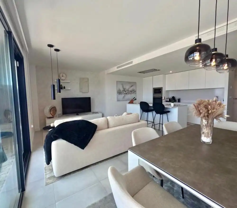 Sala d'estar de Apartament de lloguer en Estepona amb Aire condicionat, Terrassa i Traster