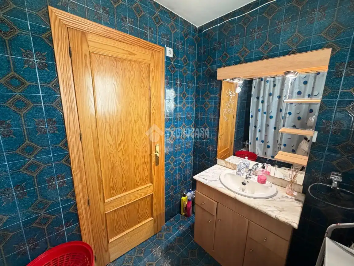 Badezimmer von Wohnung zum Verkauf in Torrejón de Ardoz mit Heizung und Parkett