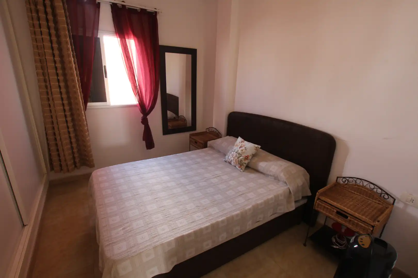 Schlafzimmer von Wohnung zum Verkauf in Arona mit Möbliert, Ofen und Waschmaschine