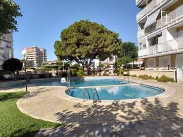 Flat with pool for sale in de Juan de la Cierva