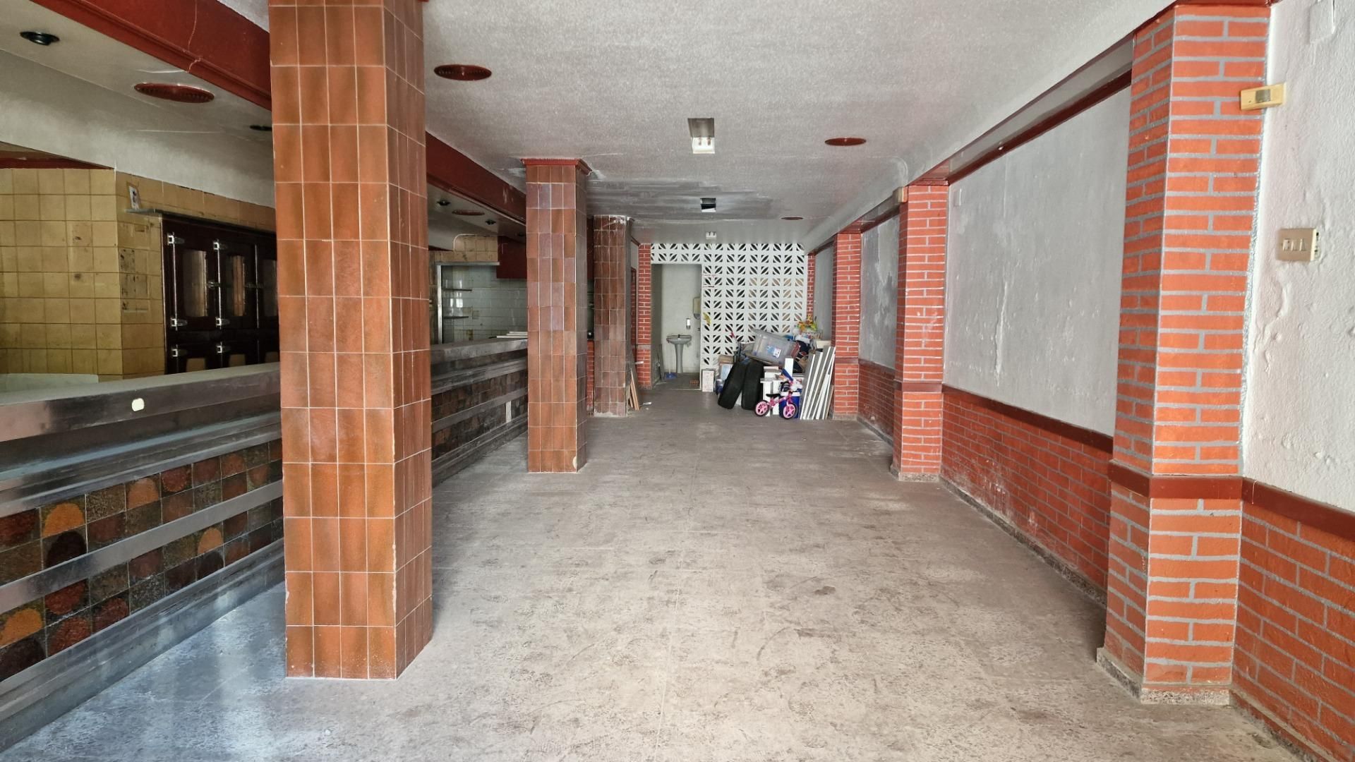Premises for sale in  Valencia Capital