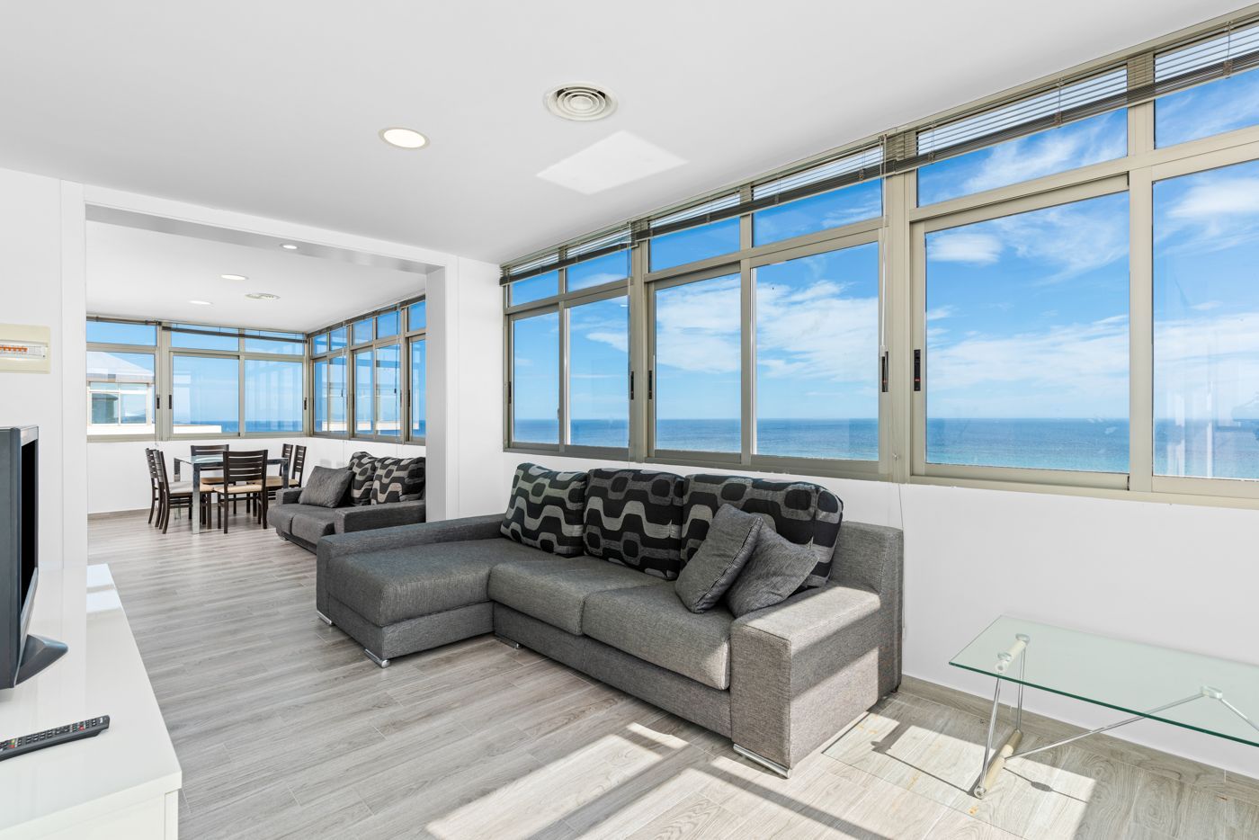 Sala d'estar de Àtic en venda en La Manga del Mar Menor amb Terrassa i Piscina comunitària