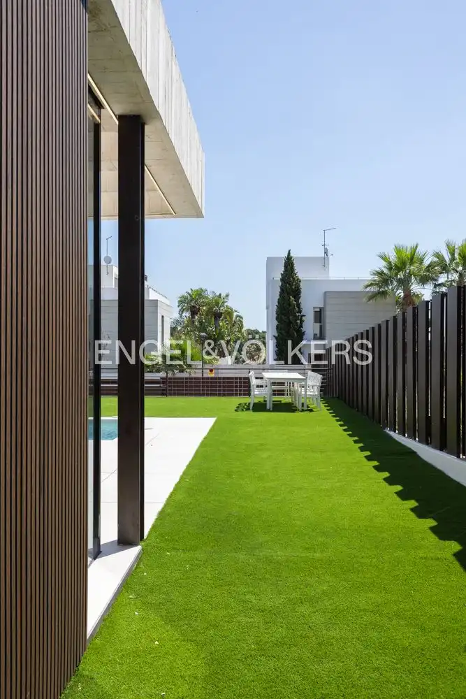 Terrassa de Casa o xalet en venda en Godella amb Aire condicionat, Calefacció i Jardí privat