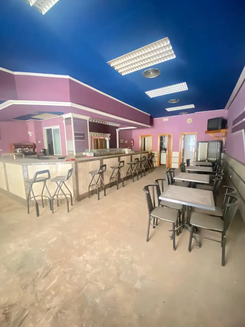 Local comercial en venta en Calle Elisa Cendrero