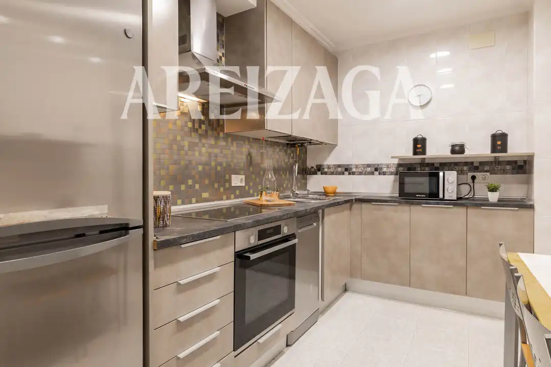 Cocina de Piso en venta en Donostia - San Sebastián  con Calefacción, Terraza y Balcón