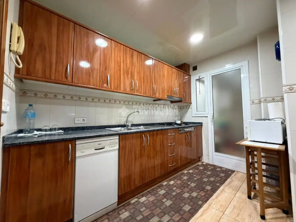 Cocina de Piso en venta en L'Hospitalet de Llobregat con Aire acondicionado, Calefacción y Balcón