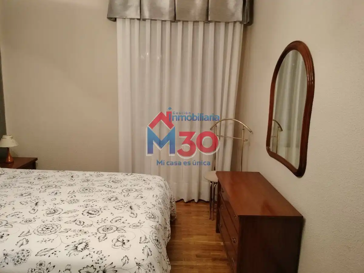 Dormitori de Apartament en venda en Miranda de Ebro amb Calefacció, Parquet i Moblat