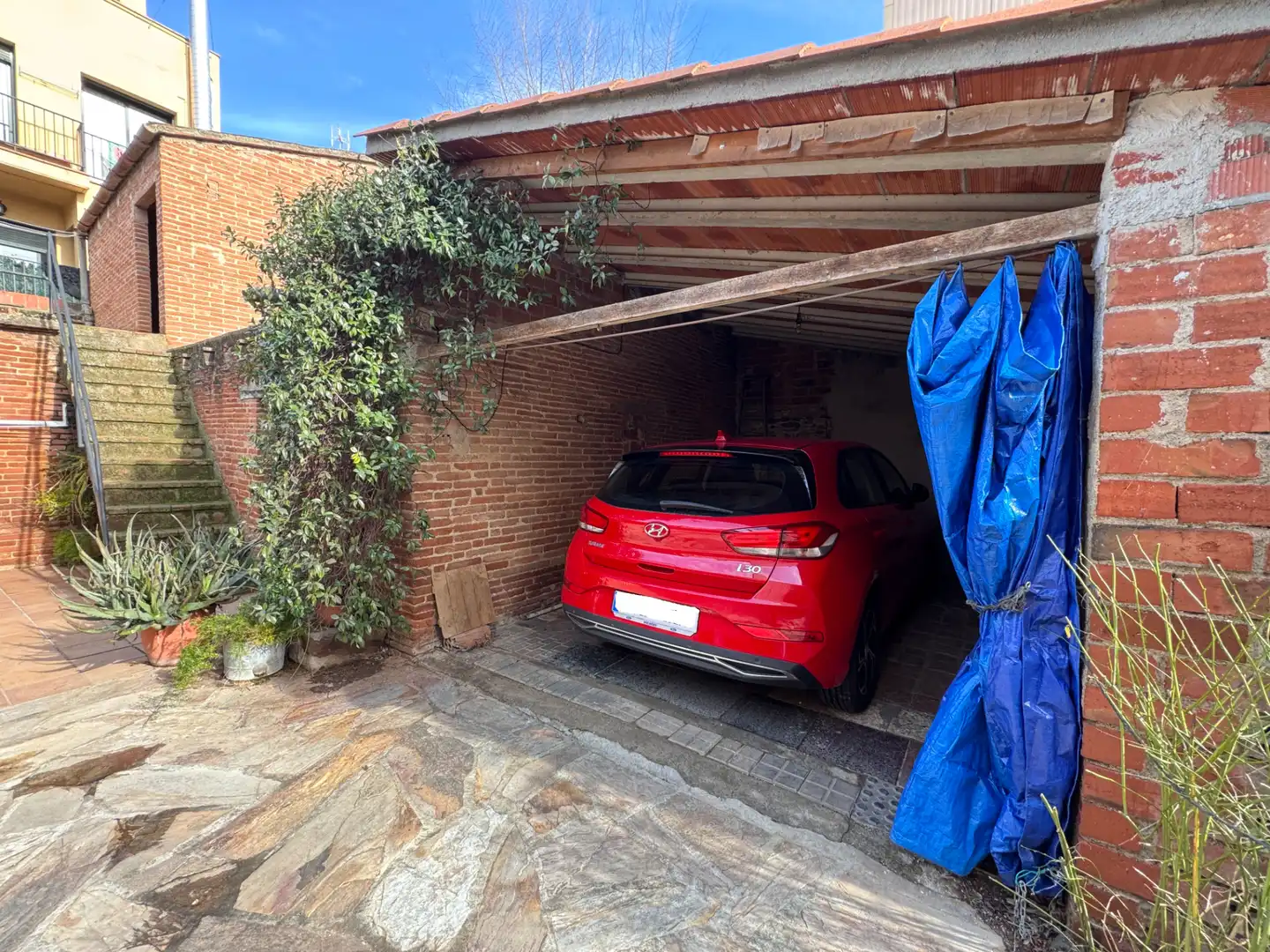 Aparcament de Casa o xalet en venda en Cardedeu amb Calefacció, Jardí privat i Terrassa