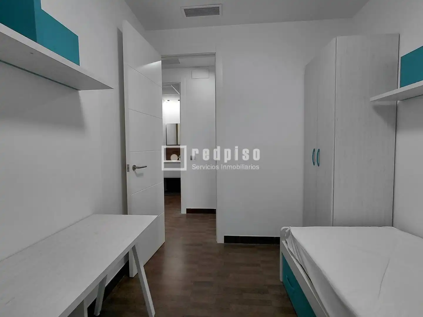 Habitación de Piso de alquiler en Valencia con Aire acondicionado y Amueblado