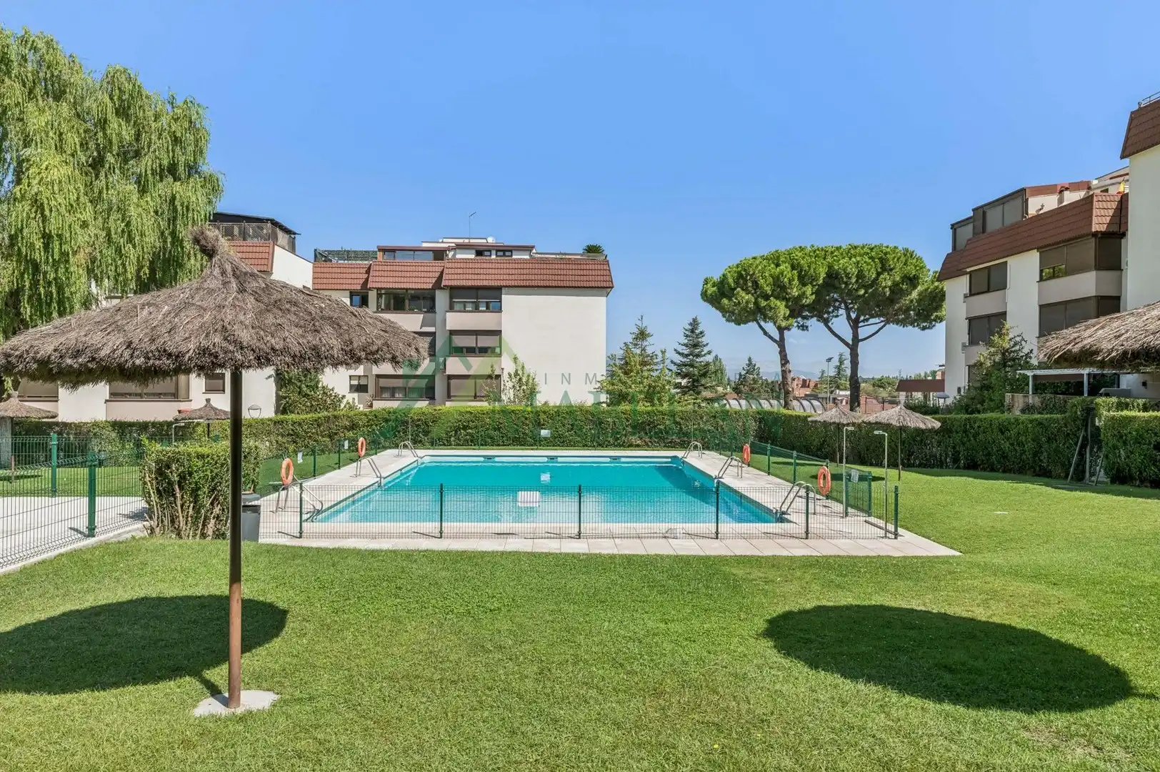 Swimming pool of Flat for rent in Las Rozas de Madrid  with Heating, Furnished and Community pool