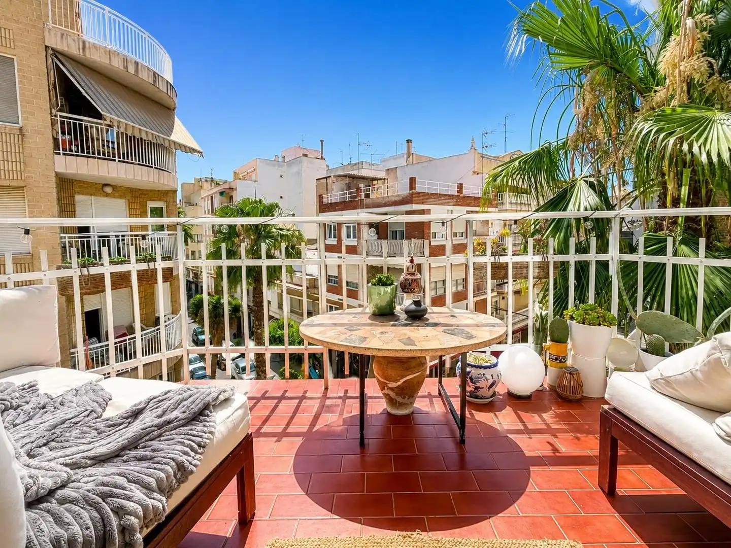 Apartment with terrace for sale in JOAQUIN CHAPAPRIETA 23