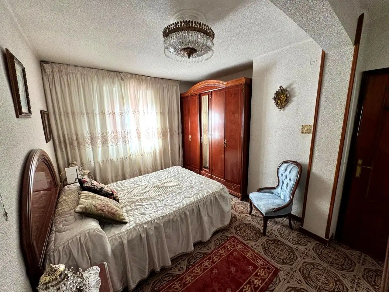 Bedroom of Flat for sale in Madrid  with Heating, Furnished and Alarm