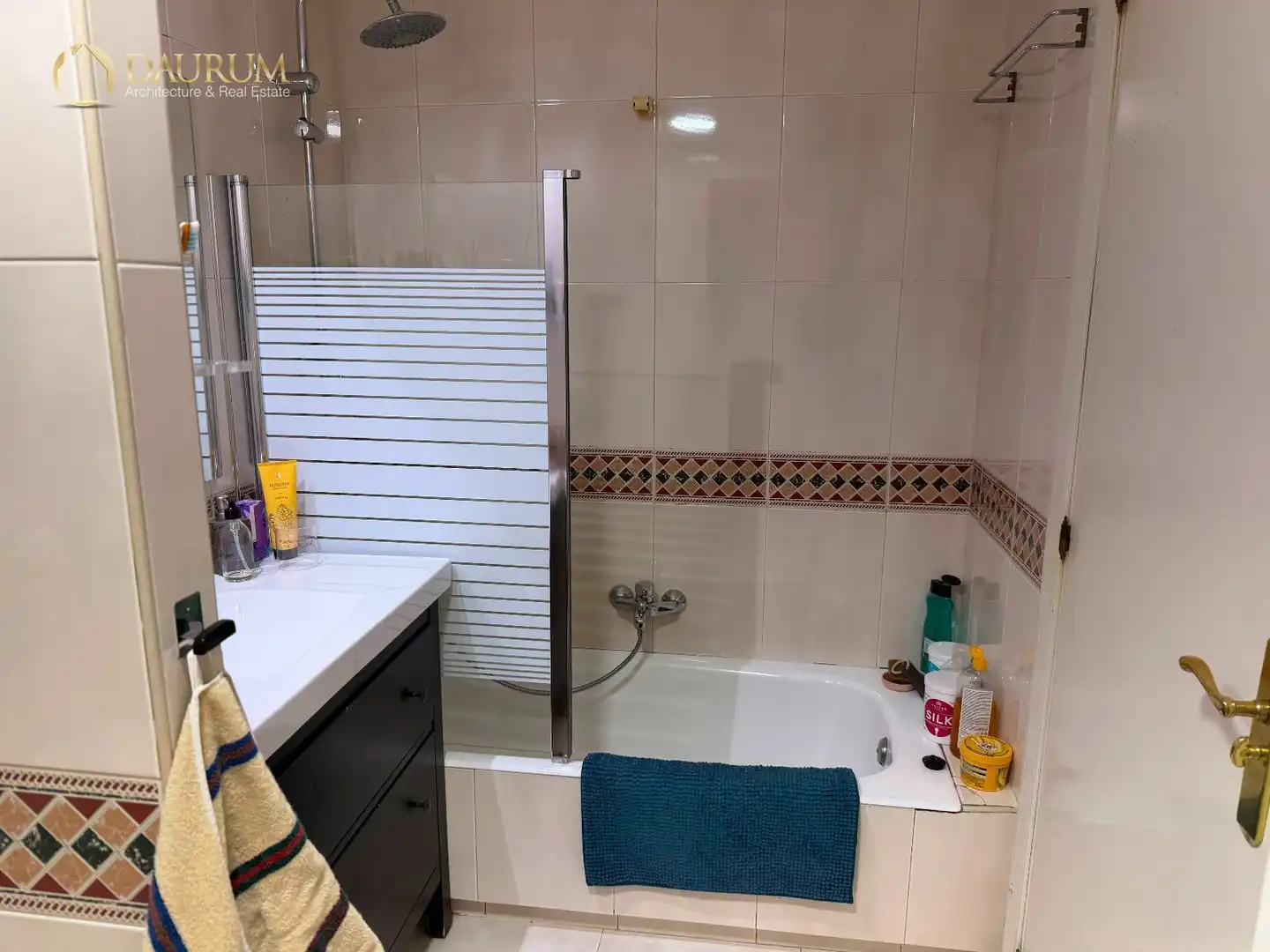 Bathroom of Detached homes for sale in Madrid  with Air Conditioner, Heating and Private garden