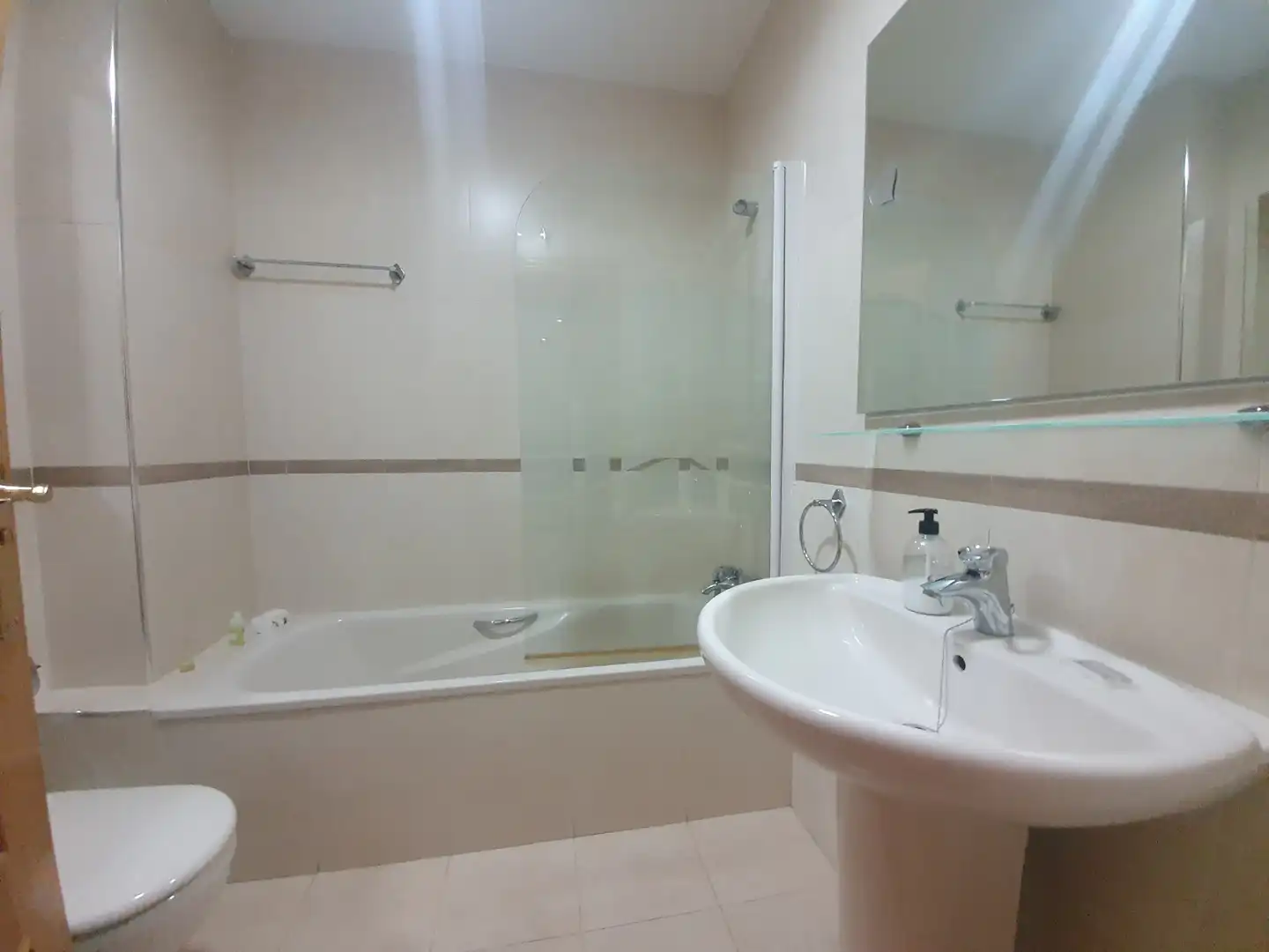 Baño de Apartamento de alquiler en Guadix con Calefacción y Amueblado