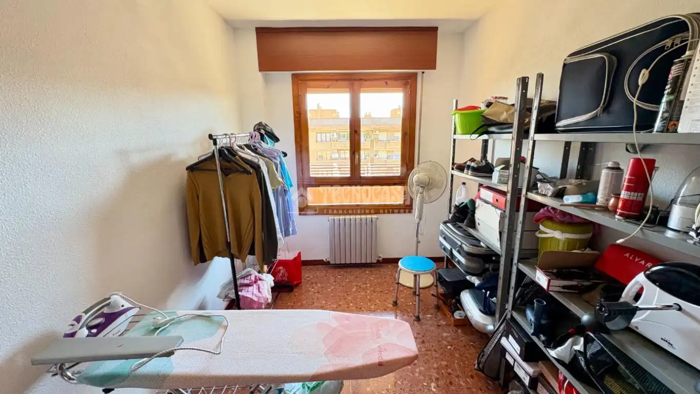 Habitación de Piso en venta en Zaragoza con Calefacción, Terraza y Trastero
