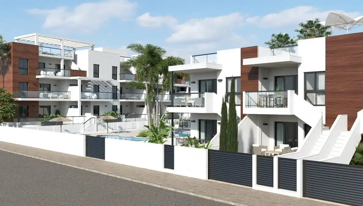 Vista exterior de Casa o chalet en venta en Pilar de la Horadada con Jardín privado, Terraza y Piscina comunitaria