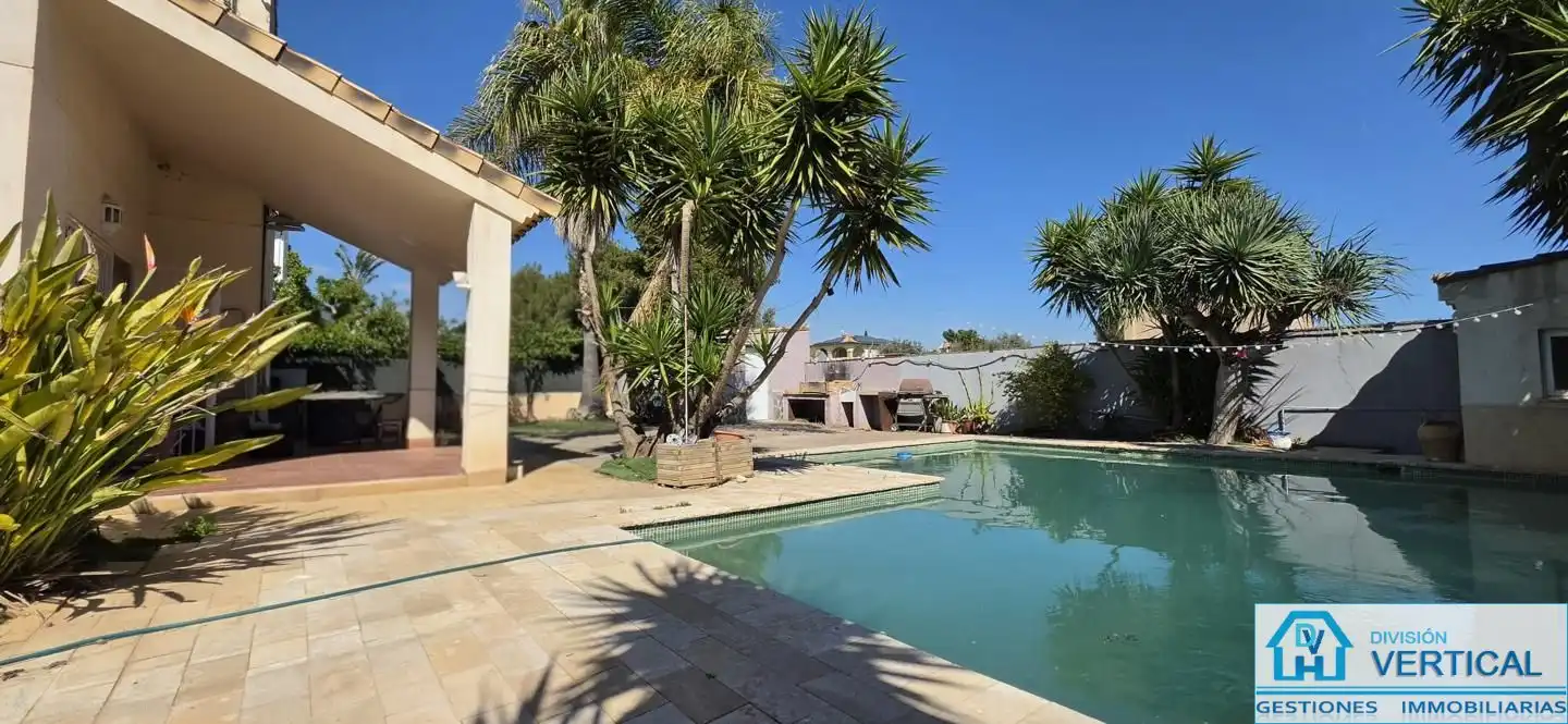 Piscina de Casa o chalet en venta en Náquera con Aire acondicionado, Terraza y Piscina